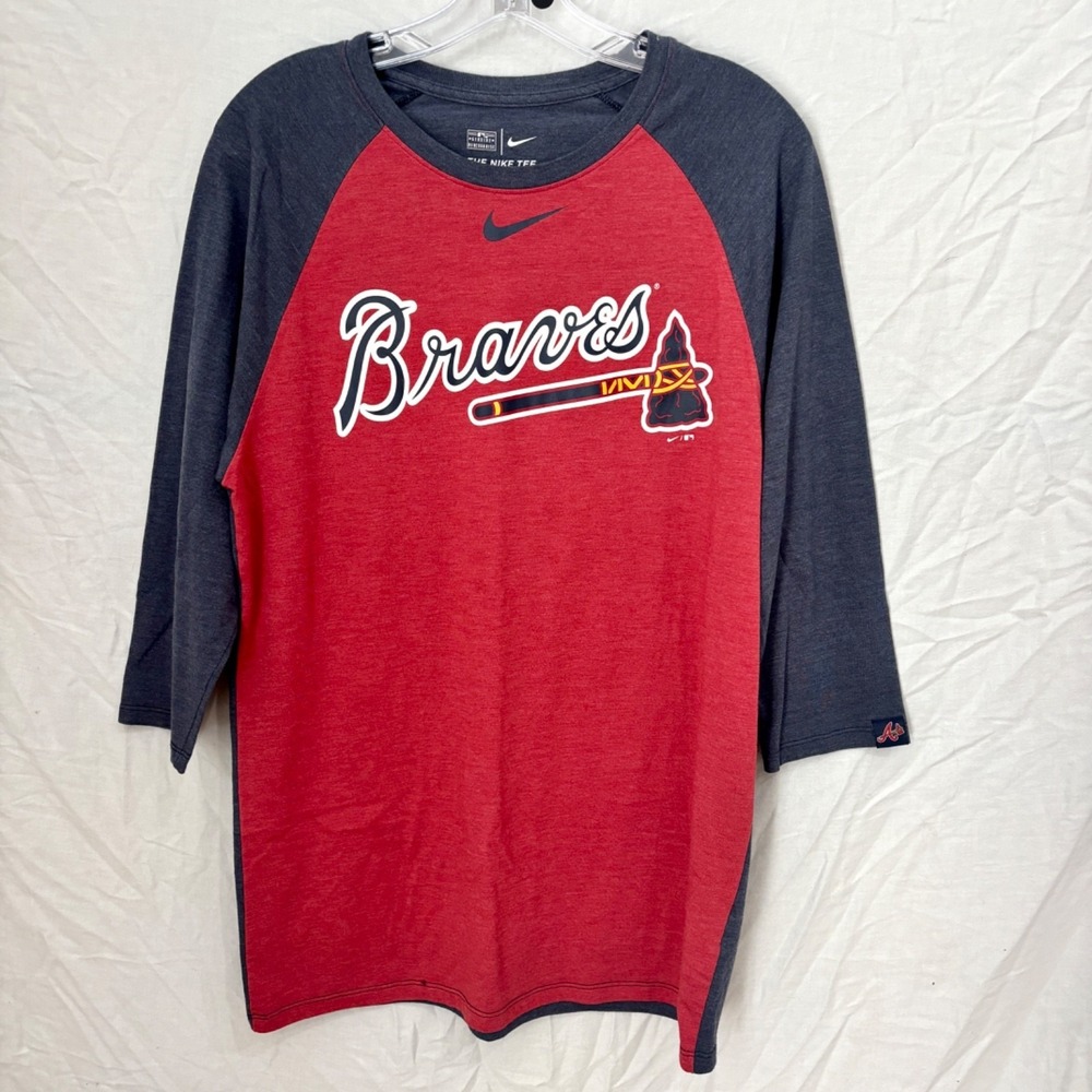 Nike Atlanta Braves 3/4 Sleeve Raglan Shirt Mens‎ M Heather Red Blue Graphic Tee